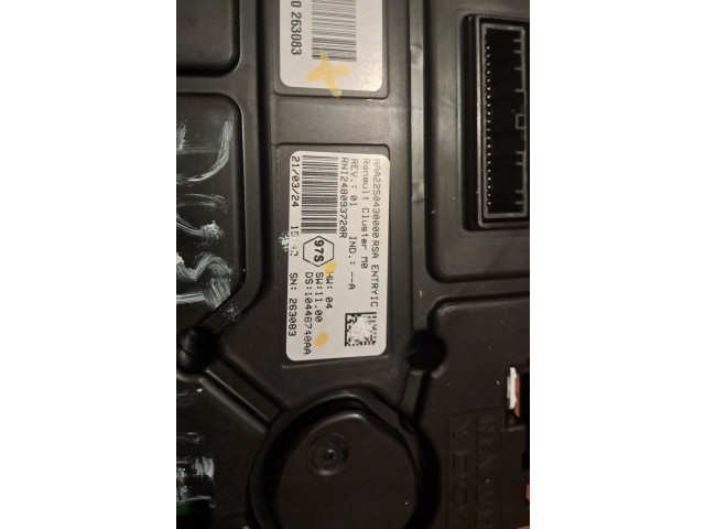 Панель приборов Dacia Duster II