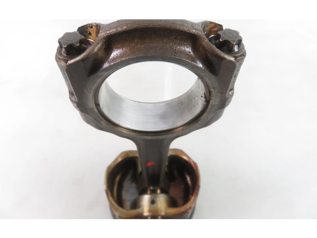 Поршень с шатуном    Peugeot 407