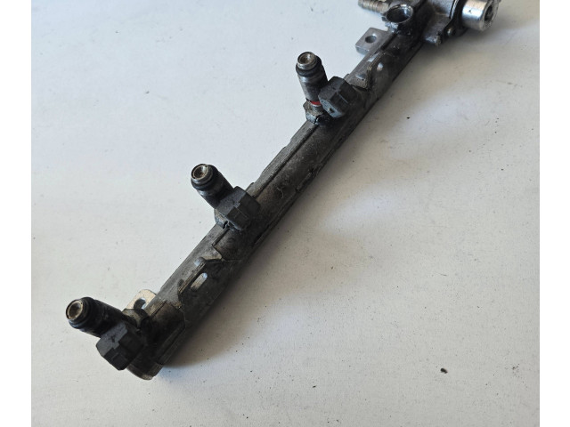 Топливная рампа 036133319   Audi A3 S3 8P   для двигателя BLS