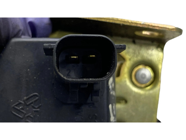 Замок задней крышки