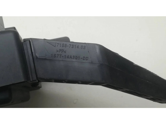 Блок предохранителей 1S7T14A301CC Ford Mondeo Mk III