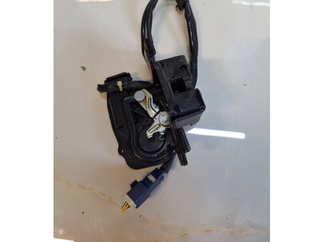 Zámek zadních dveří Toyota Prius (XW30) 2013