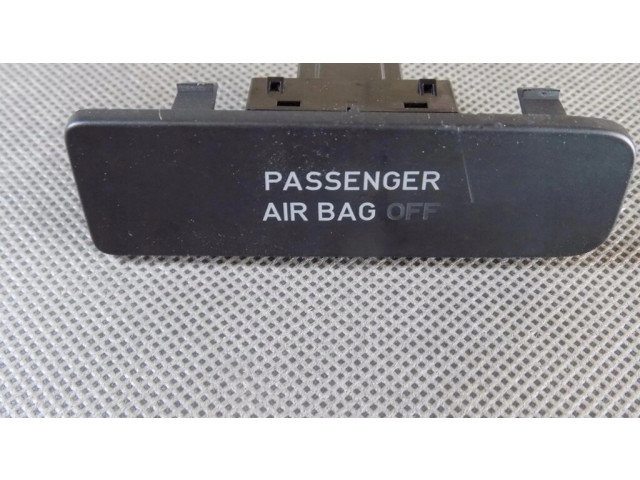 Включатель надувной подушки для пассажира