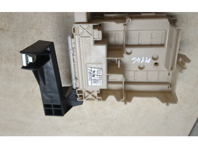 Блок предохранителей 827300H030A, 5G230457 Peugeot 108