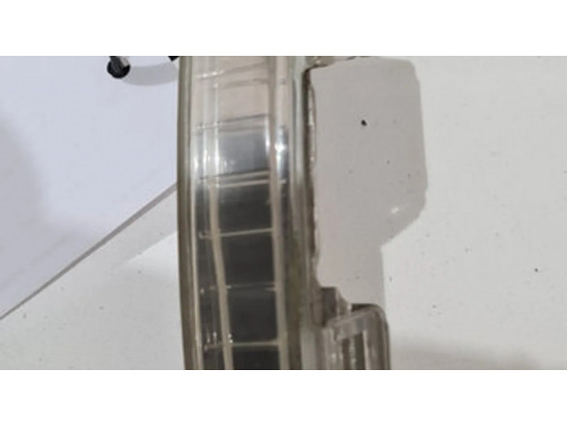 Поворотный фонарь в зеркале