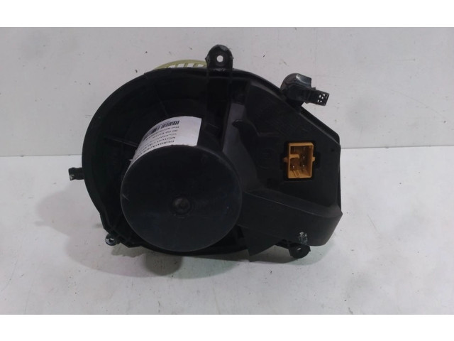 Вентилятор печки 8D1820021B Volkswagen Passat Alltrack