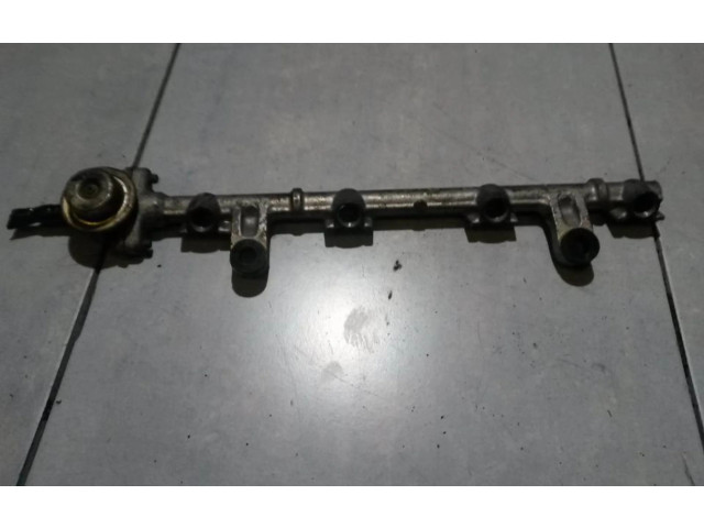 Магистральная трубка топлива Toyota Yaris 1999 - 2003 года