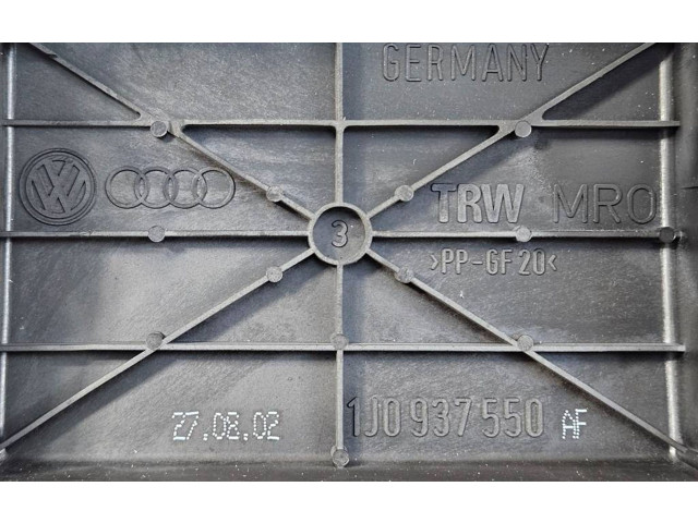 Блок предохранителей 1J0937550AF Skoda Octavia Mk1 (1U)