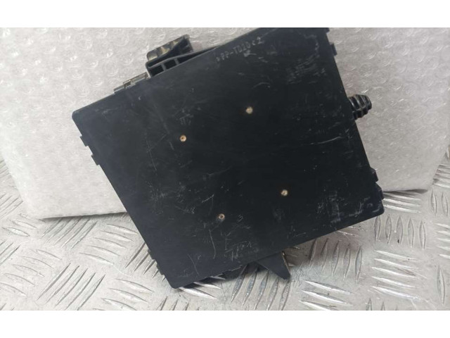 Блок предохранителей 284B18138R   Dacia Sandero    