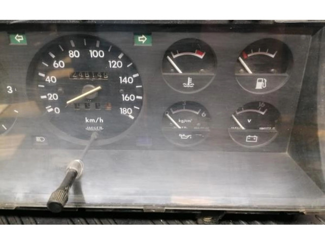 Přístrojová deska Nissan Patrol Y60 194145.08