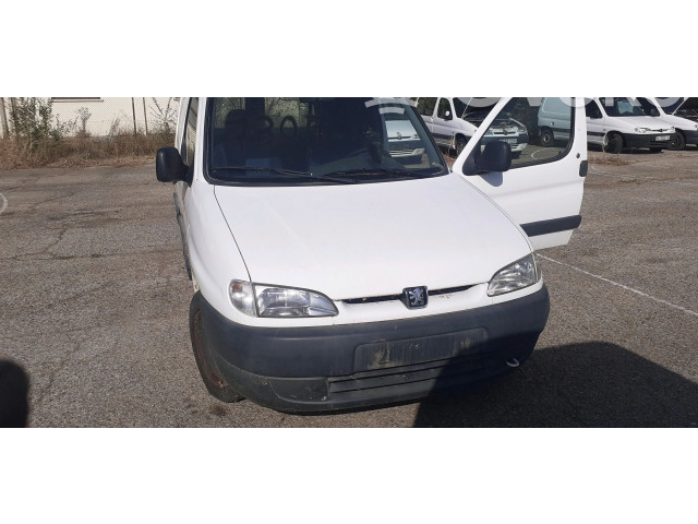 Руль Peugeot Partner  2003 - 2008 года 4109V9      