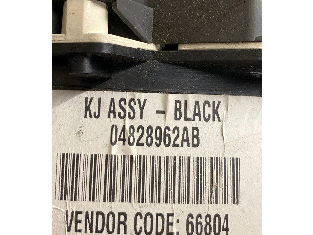 Панель приборов 04828962AB, 66804   Jeep Cherokee III KJ       