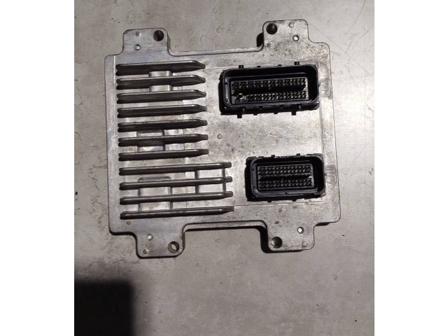 Блок управления двигателя 12647212 Opel Meriva B