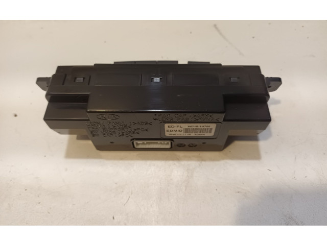 Дисплей    957101H700   KIA Ceed