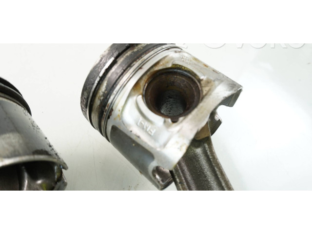  Поршень с шатуном N47D20C   BMW X3 E83  