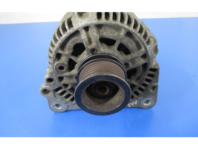Генератор 068903029R, 068903029R   Volkswagen PASSAT B2      