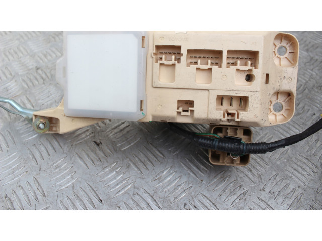 Блок предохранителей    Lexus LS 400    