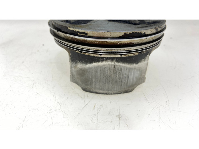 Поршень 12018AB250 Subaru Outback для бензинового двигателя 2.5