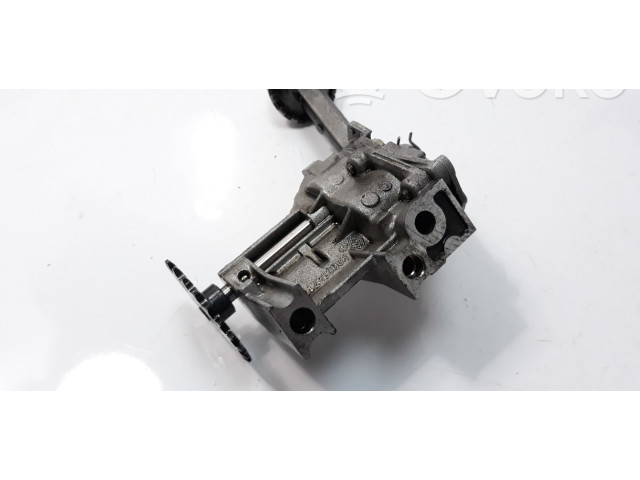 Масляный насос  K9K612 8200307174  Dacia Dokker 