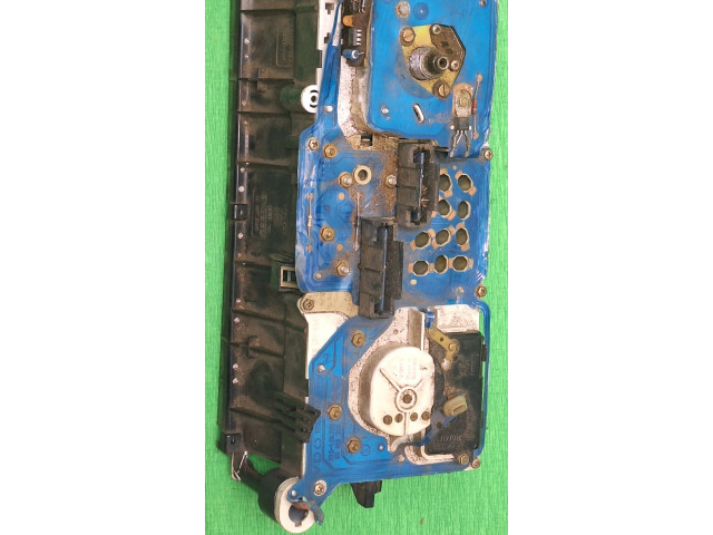 Přístrojová deska Audi 80 90 B2 1985 81117331