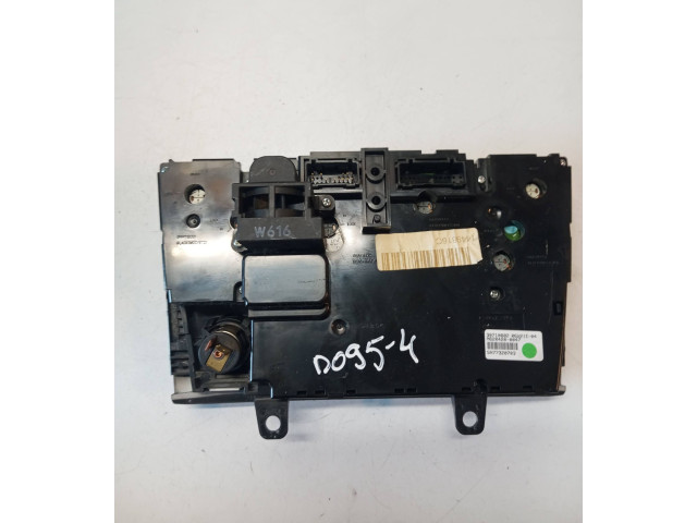 Блок управления климат-контролем 30710682 Volvo XC90