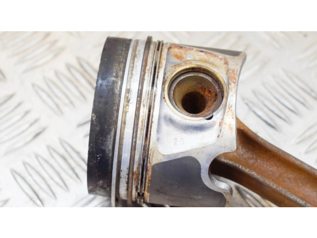 Píst 03L107065S Audi A6 S6 C7 4G pro naftový motor 2.0