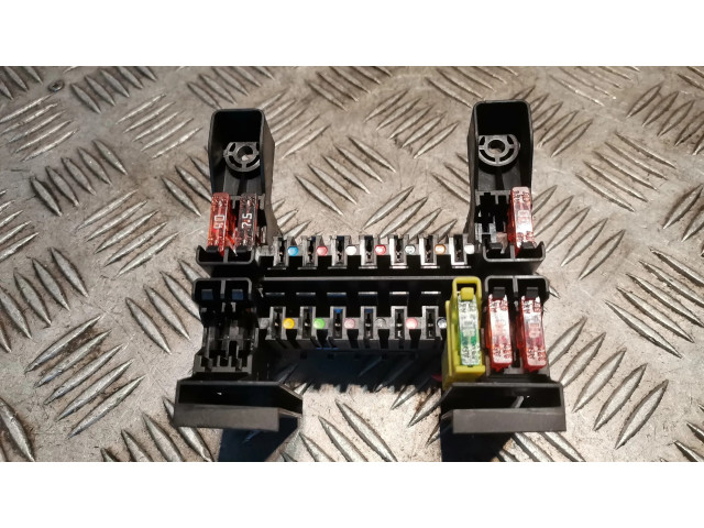   Pojistková skříňka 2215450601, A2215450601   Mercede-Benz S W221 2006