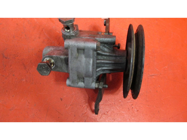 Насос усилителя руля 4D0145155K Audi 80 90 B3