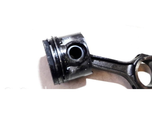 Píst 24574B Ford Mondeo Mk III pro naftový motor 2.0