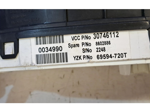 Панель приборов 30746112, 8673802   Volvo V70       