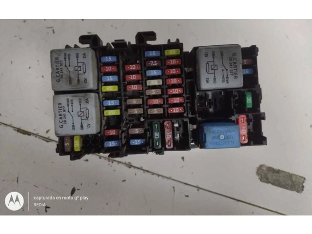 Блок предохранителей Z240180598R   Renault Clio III    