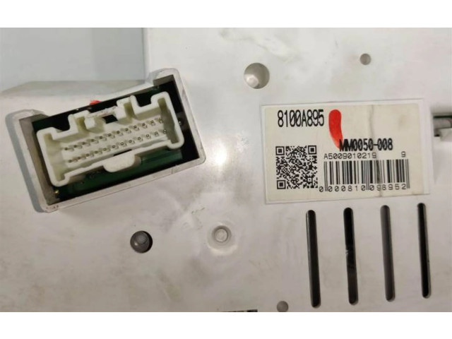 Přístrojová deska Mitsubishi Pajero 2006 MM0039001