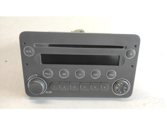 Радио/ проигрыватель CD/DVD / навигация