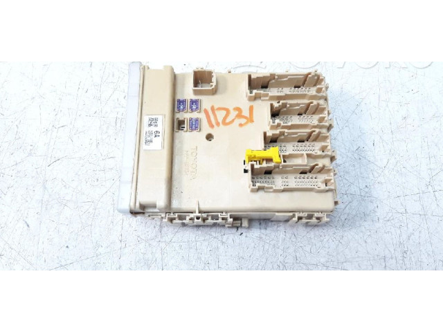 Блок предохранителей 8273078010 Lexus NX