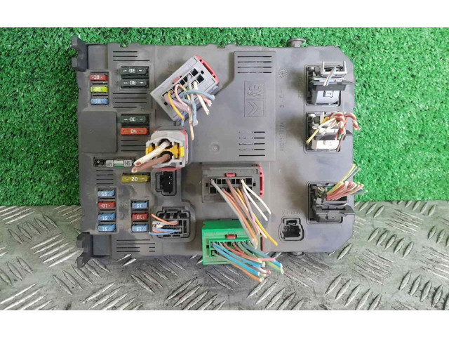 Ручка стеклоочистителей 9657999680 Citroen Berlingo