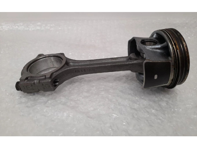  Поршень с шатуном    Renault Clio III  