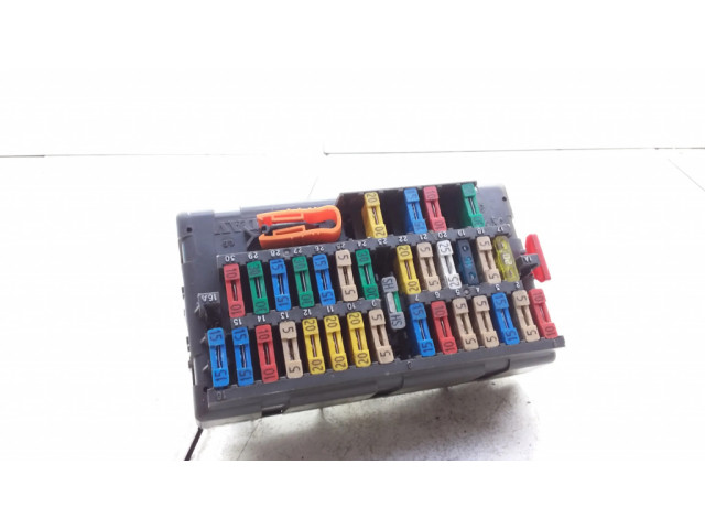   Pojistková skříňka 9568205480   Citroen Berlingo 2000