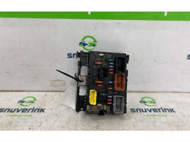 Блок предохранителей     Peugeot 207    