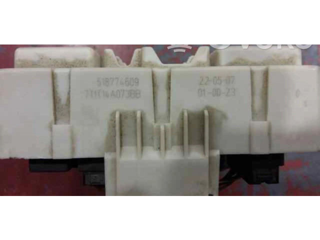 Блок предохранителей 1141667   Ford Transit -  Tourneo Connect    