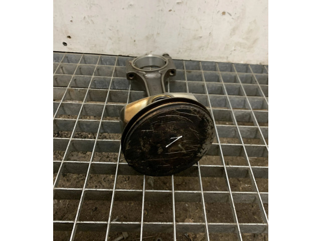 Píst Dodge RAM pro benzínový motor 5.7 EZH