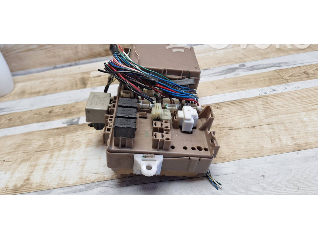 Блок предохранителей 8264113040, 2323000231 Toyota Corolla Verso E121