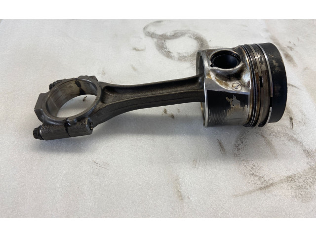 Поршень с шатуном 79l98 Volkswagen Caddy