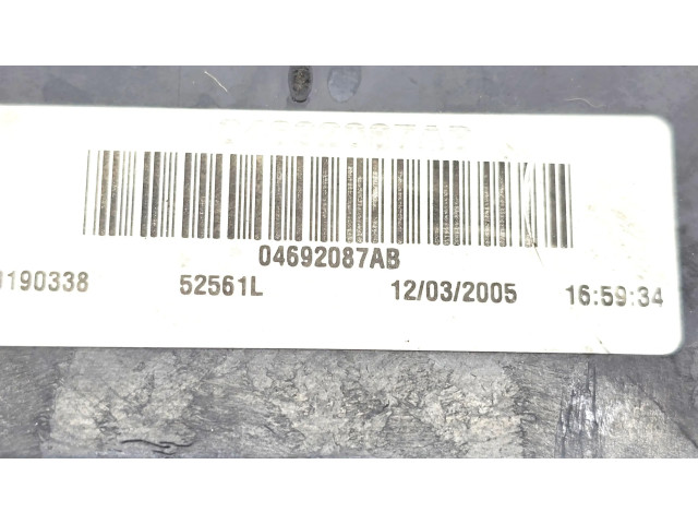 Блок предохранителей 04692087ab Jeep Grand Cherokee (WK)