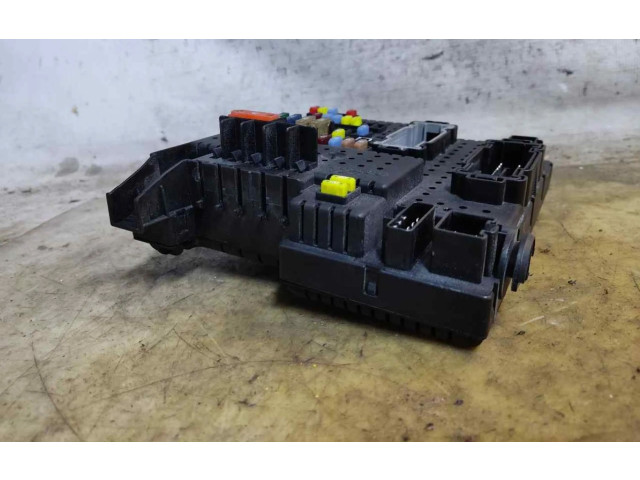 Блок предохранителей 30728512   Volvo XC90    