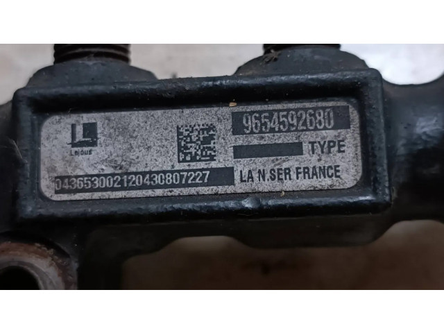Топливная рампа 9654592680 Citroen C4 I 1.6
