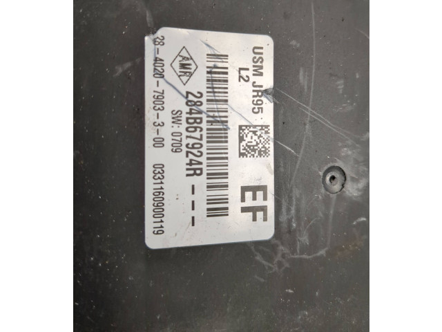 Блок предохранителей 284B67924R, 0331160900119   Renault Clio IV    