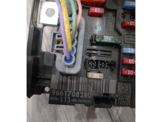 Pojistková skříňka Řídící jednotka BSM    Peugeot 307 2008