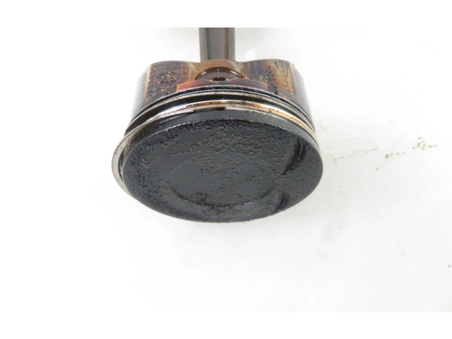 Поршень с шатуном    Peugeot 407