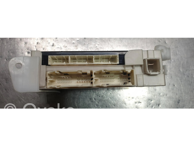 Pojistková skříňka Řídící jednotka BSM 8922147420, 2380004661   Toyota Prius+ (ZVW40) 2016