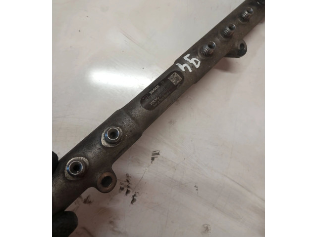 Топливная рампа 31259011, 000174   Volvo V70  